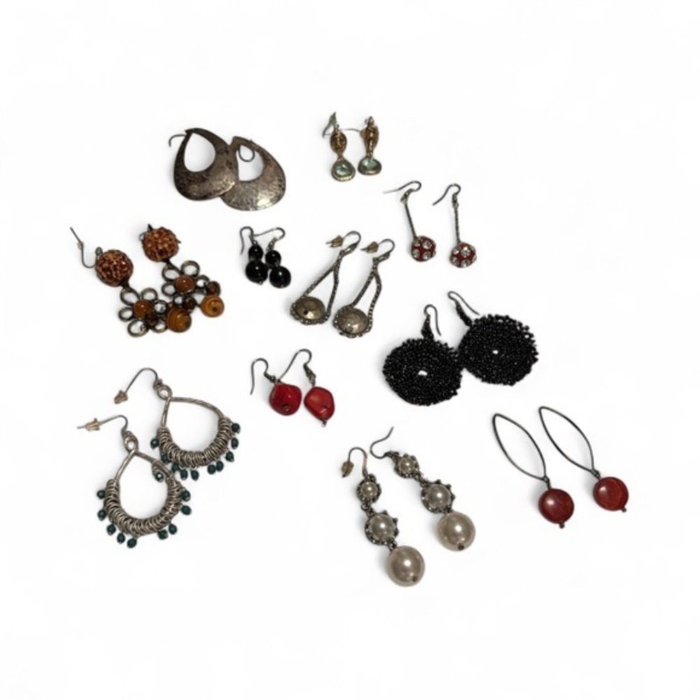 11 pairs of earrings